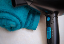 Cargar imagen en el visor de la galería, Secador de Pelo Compacto con 2 Niveles Iones HC 25 Edición Limitada CATALOGO