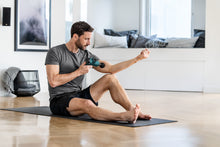 Cargar imagen en el visor de la galería, Pistola Masajes Portatil Bateria Recargable Beurer Mg 99