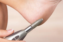 Cargar imagen en el visor de la galería, Set de Manicura y Pedicura de Beurer MP 60