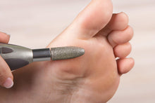 Cargar imagen en el visor de la galería, Set de Manicura y Pedicura de Beurer MP 60