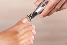 Cargar imagen en el visor de la galería, Set de Manicura y Pedicura de Beurer MP 60