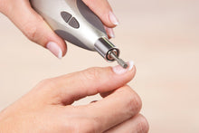 Cargar imagen en el visor de la galería, Set de Manicura y Pedicura de Beurer MP 60